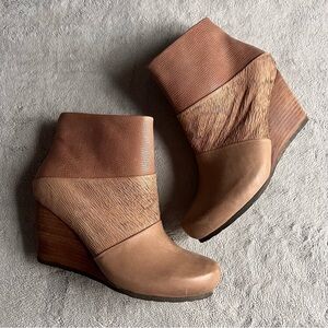 OTBT Dharma Wedge Pieced Leather Bootie Ankle Boot Pecan Tan Sz 9.5